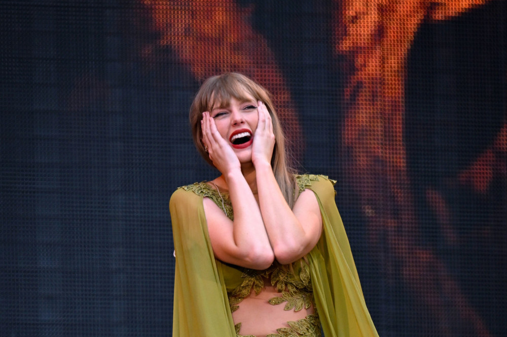 Taylor Swift knows the fly-swallowing scenario All Too Well