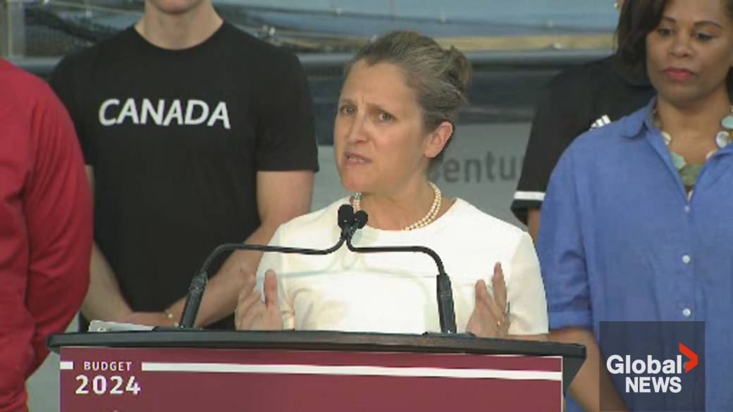 Click to play video: 'Freeland says Trudeau has ‘full support’ of Liberal cabinet'
