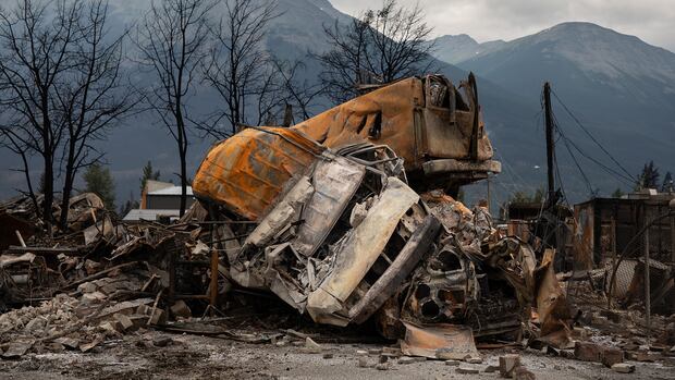 With the flames expected to flare, crews make critical progress in fighting Jasper wildfire