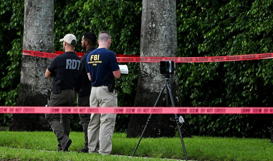 FBI outside Trump golf club in Florida