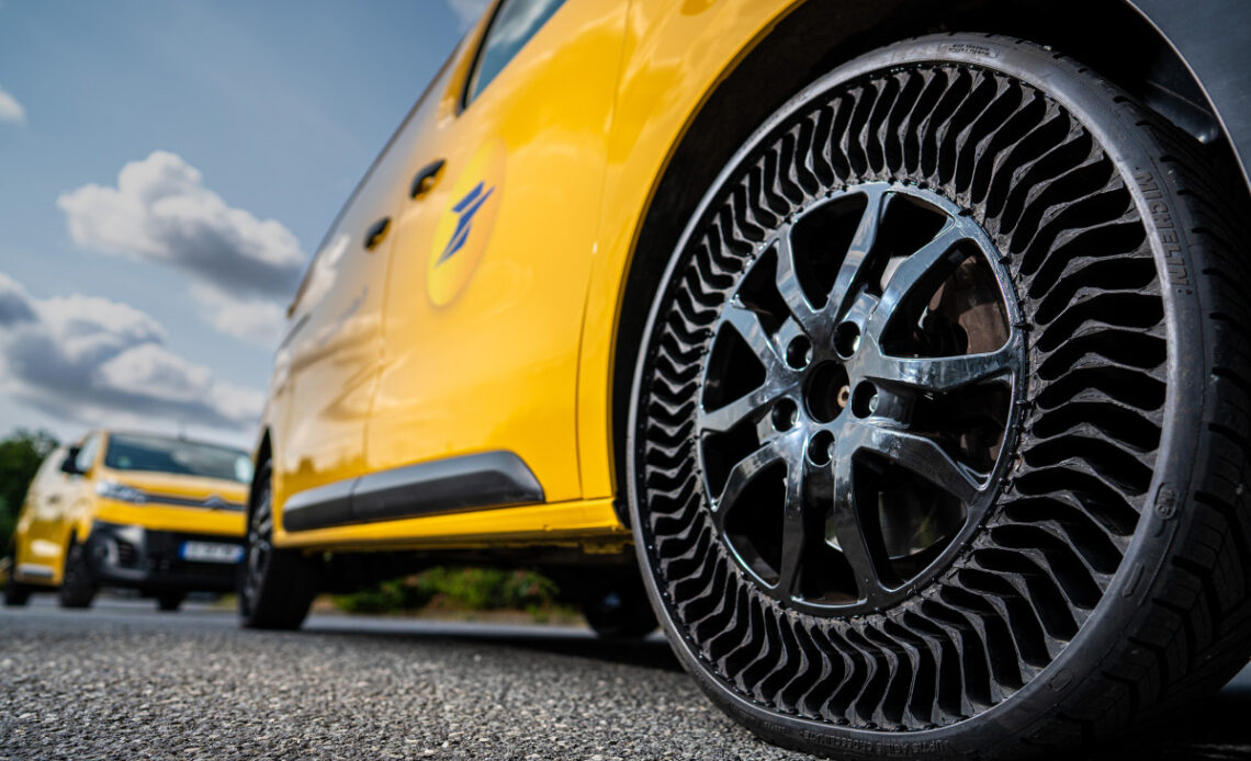 Michelin testing airless tires in real-world conditions on French mail vans