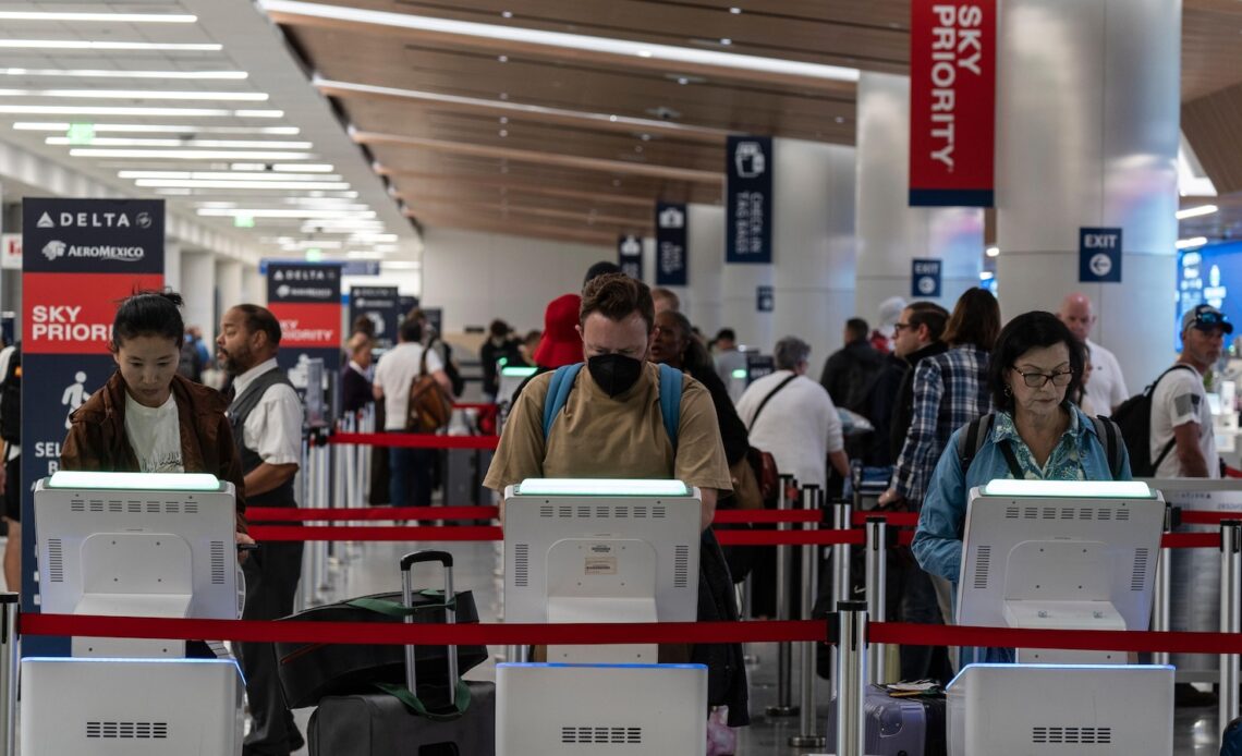 US government is looking into airline frequent-flyer programs