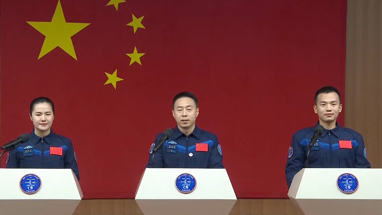 China's Shenzhou 19 crew speaks at introduction event - YouTube