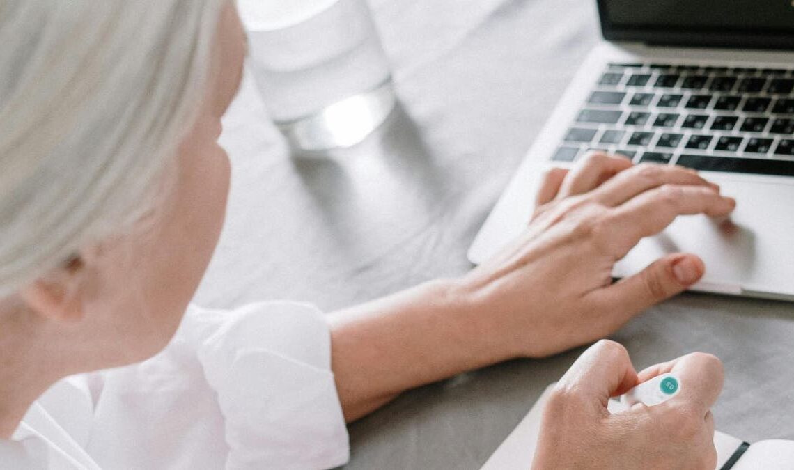 woman on laptop