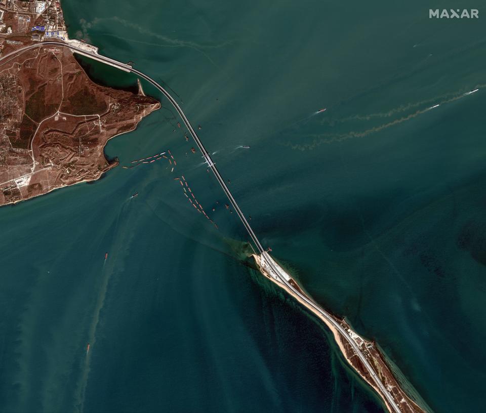 Overview of barriers near the Kerch Bridge on September 28.