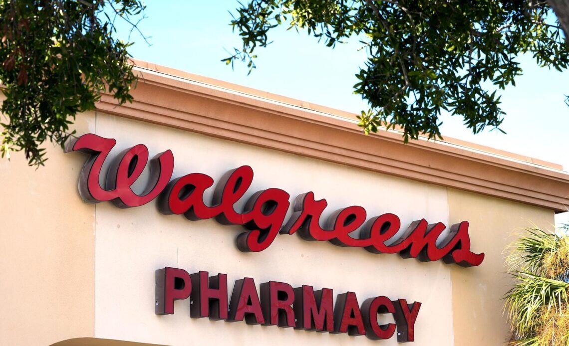 Walgreens lays out plan to shutter 1,200 drugstores