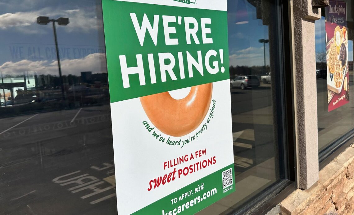 Number of Americans filing for unemployment falls again, hovers near 7-month lows