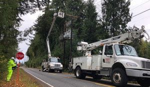 Over half a million without power as Pacific storm batters Washington