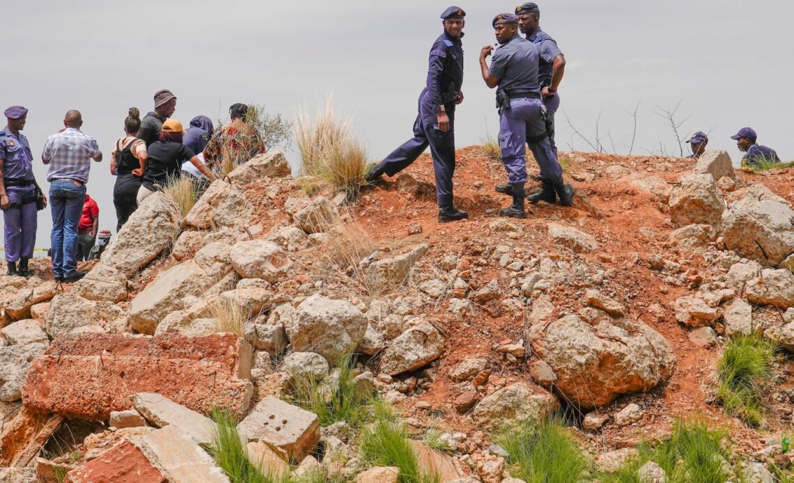 South African government seeks experts' help to bring illegal miners to the surface