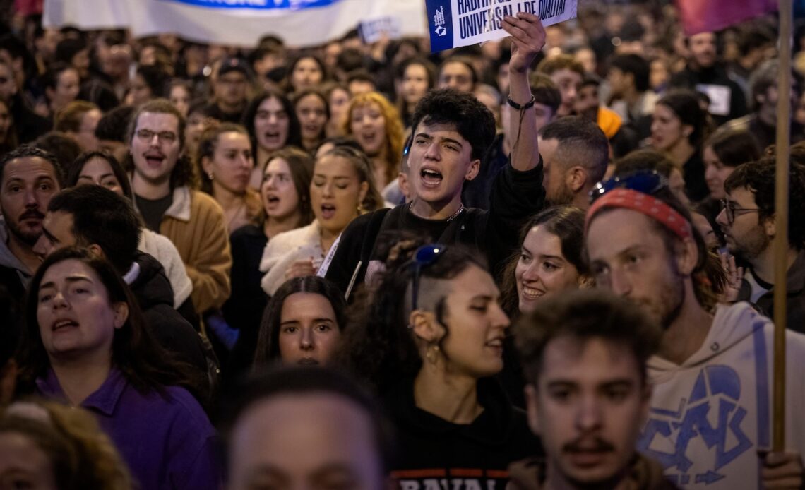 Tens of thousands of Spaniards protest housing crunch and high rents in Barcelona