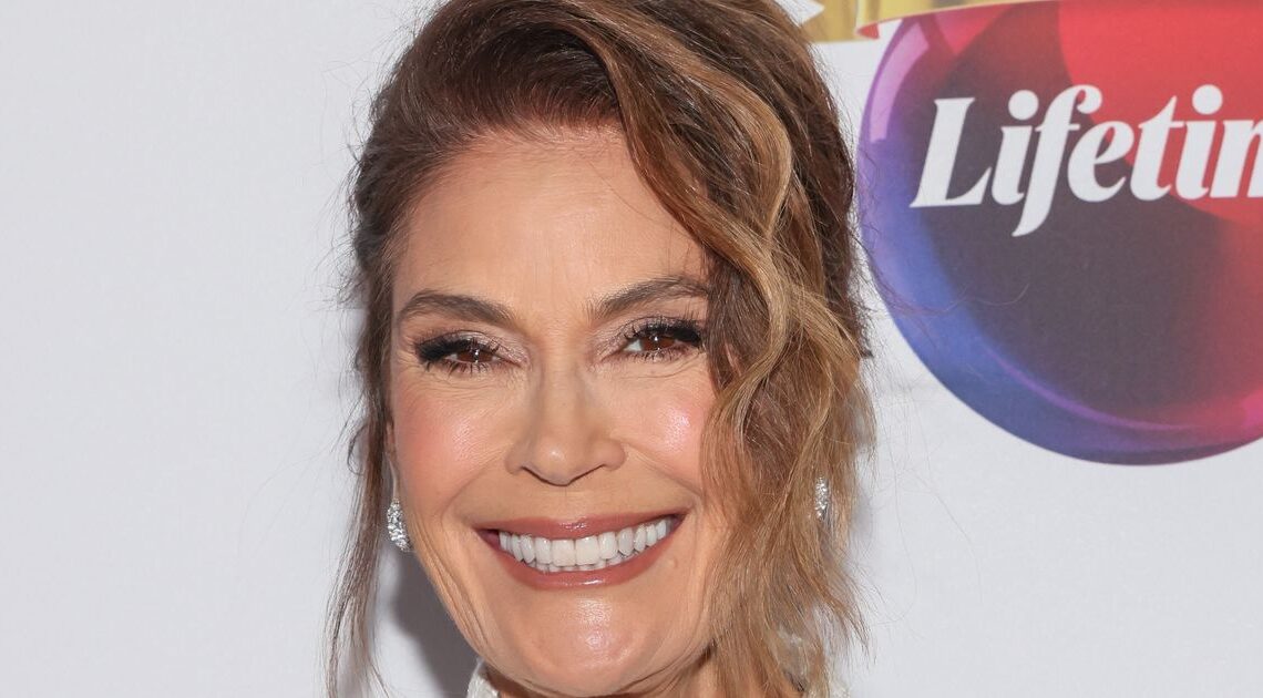 Teri Hatcher Opens Up About Dating Over 50