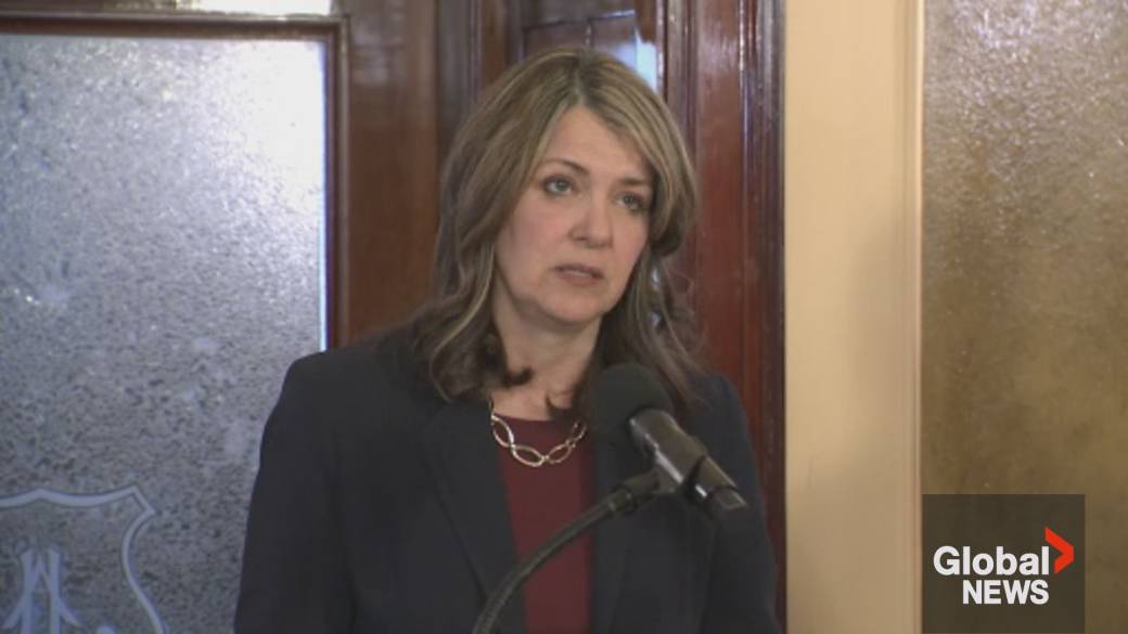 Click to play video: 'Danielle Smith calls on Canada to name ‘border czar’ as tariffs loom'
