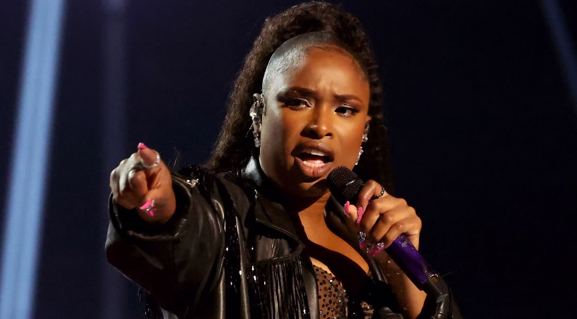 Jennifer Hudson Takes Basketball To The Face During Knicks Game