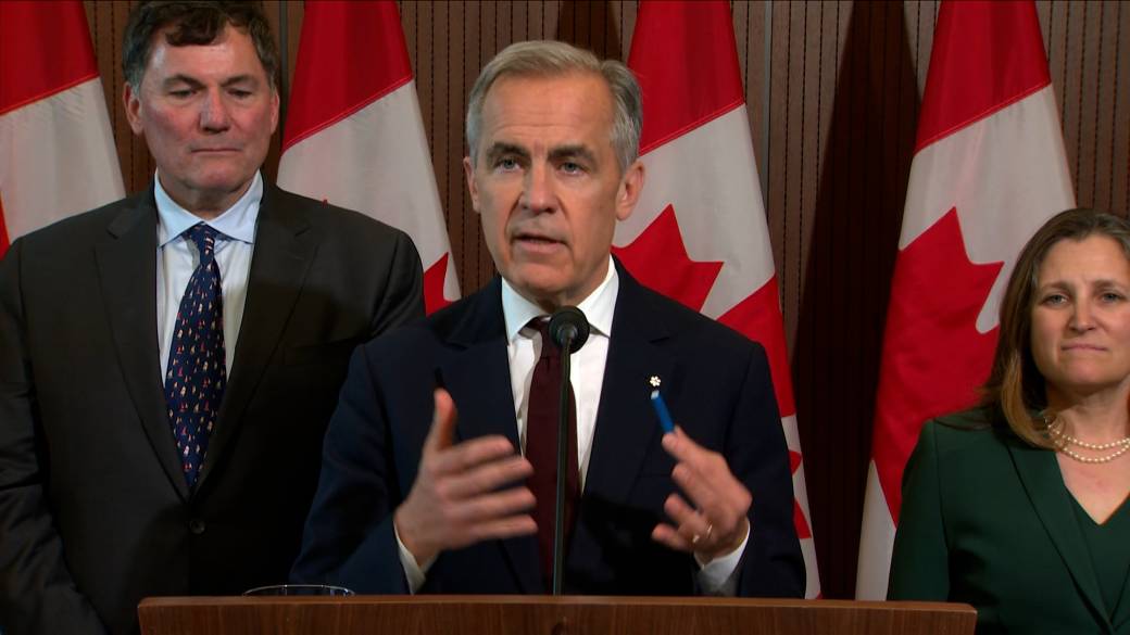 Click to play video: 'Carney looking to pass legislation ‘before summer’ to remove trade barriers in Canada'