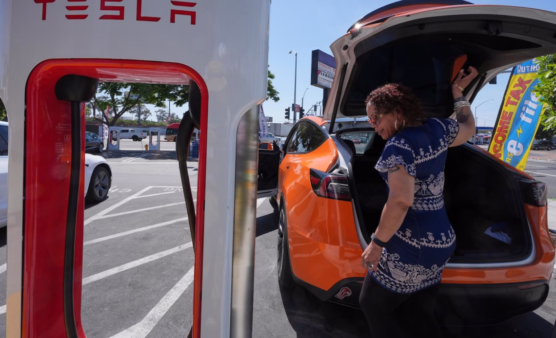 Trump signs measure blocking California's ban on new sales of gas-powered cars