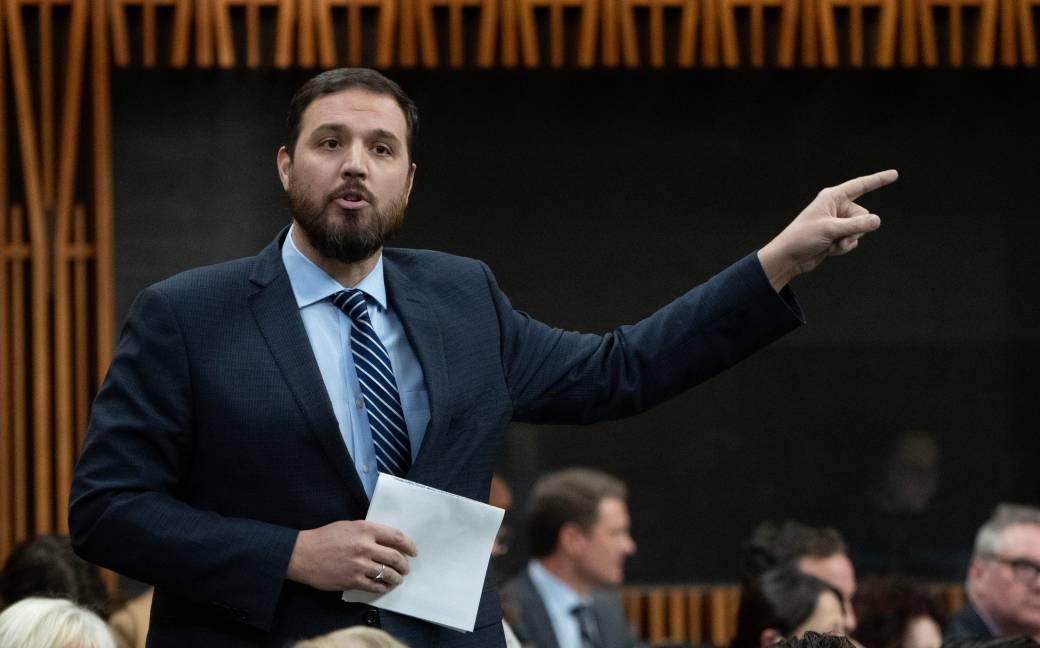 Click to play video: 'Alberta MP steps aside for CPC leader Pierre Poilievre to run in byelection'