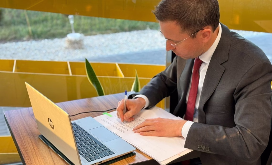 Ukraine's Naftogaz and EBRD sign €500m deal to fund gas purchases
