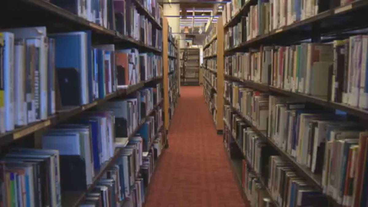 Click to play video: 'Alberta’s new school year gets off to tumultuous start'